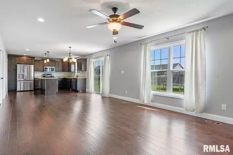 822 Kellan Dr, Chatham, IL 62629 photo 8