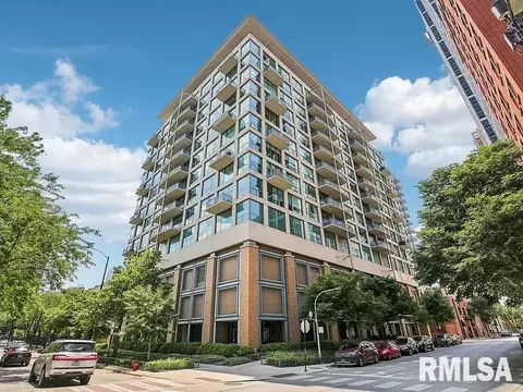 125 E 13th St, Chicago, IL 60605