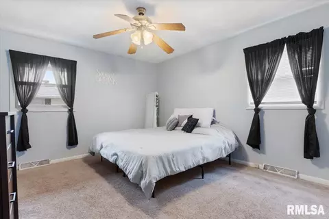 Bedroom - 301 Dickinson Rd, Springfield, IL 62704 photo 1 of 4