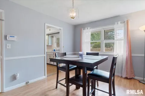 Dining - 301 Dickinson Rd, Springfield, IL 62704 photo 1 of 1