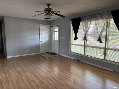 Living - 301 Dickinson Rd, Springfield, IL 62704 photo 1 of 2