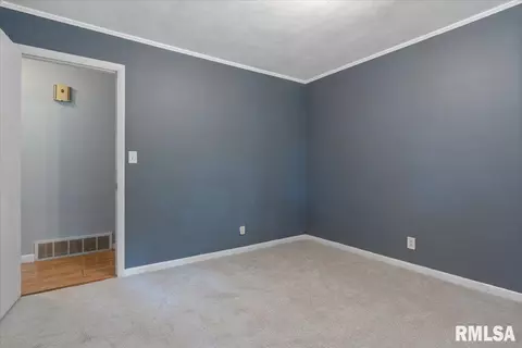 Bedroom - 301 Dickinson Rd, Springfield, IL 62704 photo 3 of 4