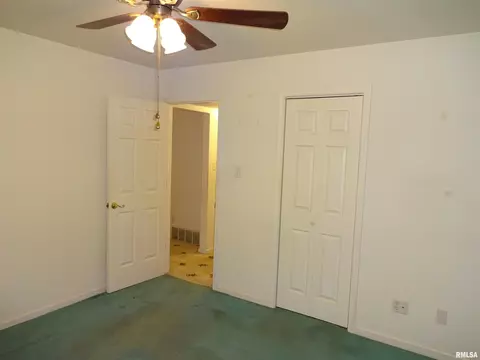 2068 N 21st St, Springfield, IL 62702 photo 9