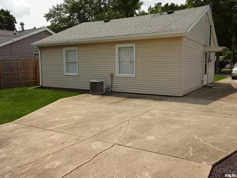 2068 N 21st St, Springfield, IL 62702 photo 19