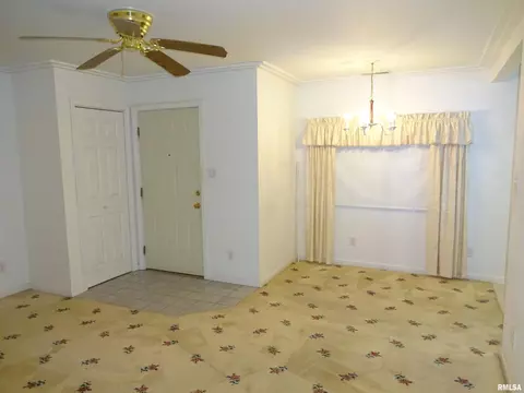 2068 N 21st St, Springfield, IL 62702 photo 4