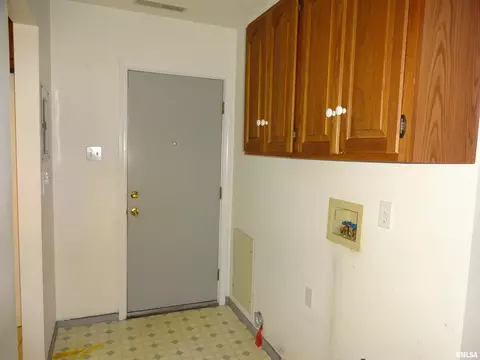 2068 N 21st St, Springfield, IL 62702 photo 13