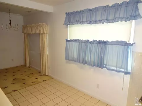 2068 N 21st St, Springfield, IL 62702 photo 6