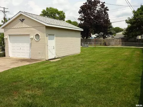 2068 N 21st St, Springfield, IL 62702 photo 21