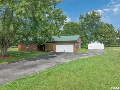 1113 Windcrest Dr, Galesburg, IL 61401