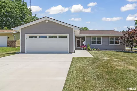 2400 Delaware Dr, Springfield, IL 62702