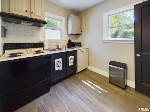 2638 S 7th St, Springfield, IL 62703 photo 5