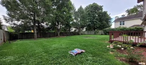 Exterior - 2012 Montague Dr, Springfield, IL 62711 photo 5 of 10