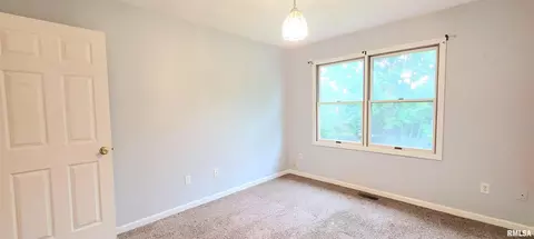 Bedroom - 2012 Montague Dr, Springfield, IL 62711 photo 13 of 17