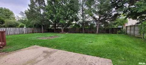 Exterior - 2012 Montague Dr, Springfield, IL 62711 photo 9 of 10