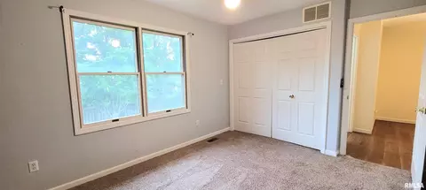 Bedroom - 2012 Montague Dr, Springfield, IL 62711 photo 7 of 17