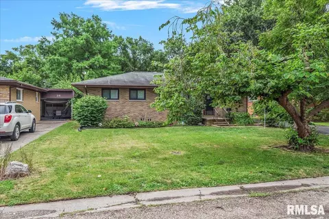 34 Monica Ln, Grandview, IL 62702 photo 3