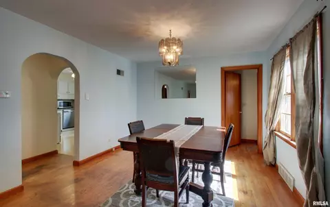 2011 Monroe St, Quincy, IL 62301 photo 4