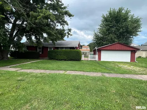 365 S Whitesboro St, Galesburg, IL 61401