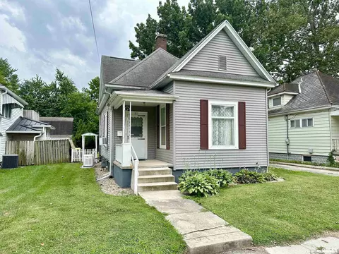 211 Kentucky St, Jacksonville, IL 62650