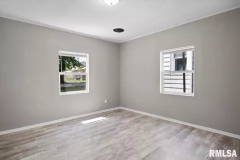 2810 Holmes Ave, Springfield, IL 62704 photo 7