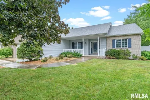 519 Eagle Ridge Dr, Chatham, IL 62629