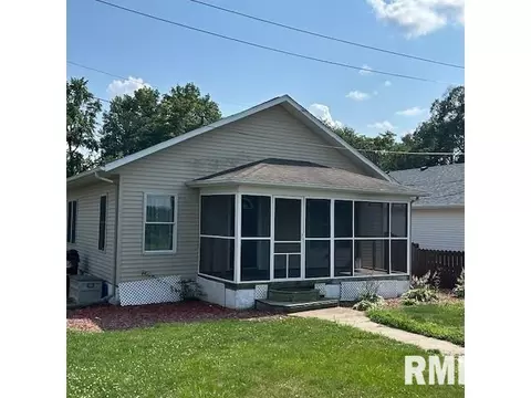 305 N Grand Ave, Auburn, IL 62615