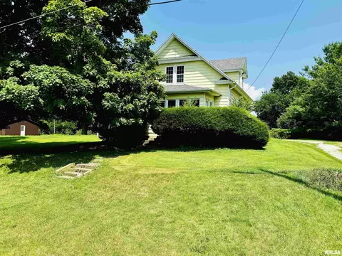 915 N Monroe St, Abingdon, IL 61410