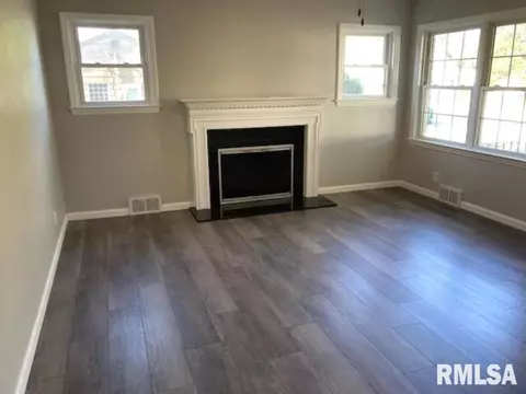 2072 N 19th St, Springfield, IL 62702 photo 4