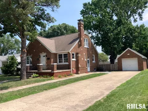 2072 N 19th St, Springfield, IL 62702