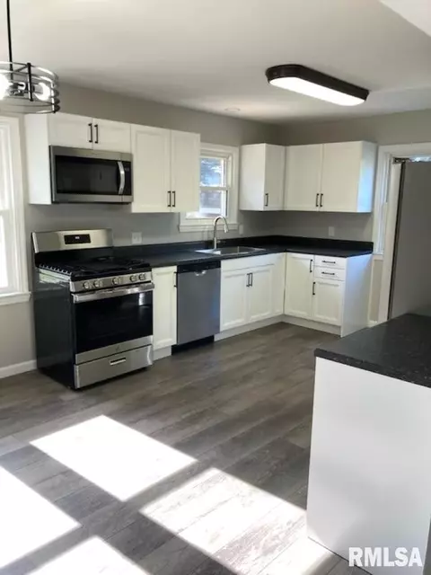 2072 N 19th St, Springfield, IL 62702 photo 5