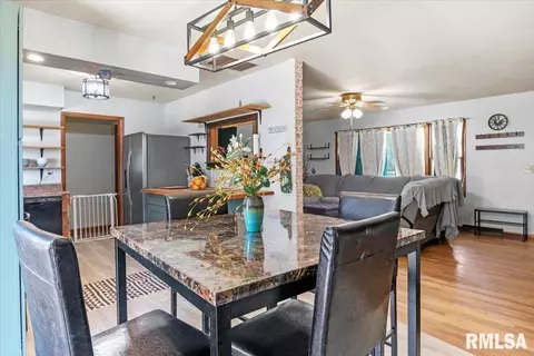 Dining - 521 W Wright St, Virden, IL 62690 photo 1 of 1