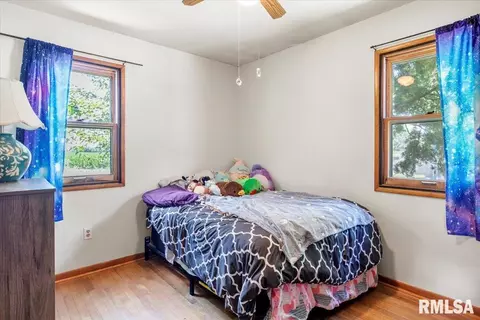 Bedroom - 521 W Wright St, Virden, IL 62690 photo 4 of 6