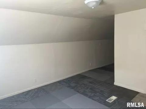 915 N 11th St, Springfield, IL 62702 photo 8
