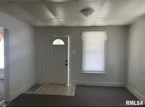 915 N 11th St, Springfield, IL 62702 photo 3