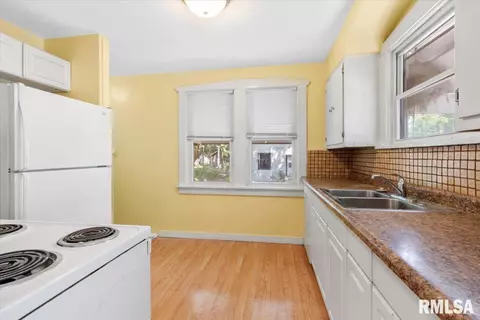 2240 S 10th St, Springfield, IL 62703 photo 9
