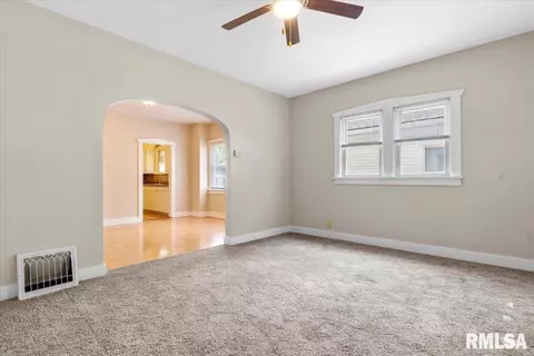 2240 S 10th St, Springfield, IL 62703 photo 3