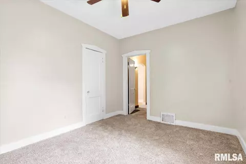 2240 S 10th St, Springfield, IL 62703 photo 16