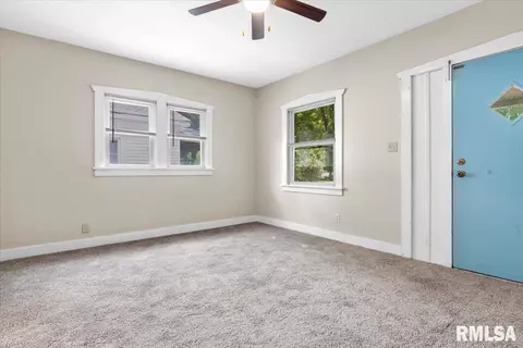 2240 S 10th St, Springfield, IL 62703 photo 5