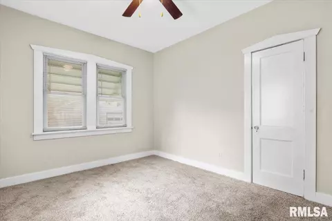 2240 S 10th St, Springfield, IL 62703 photo 15