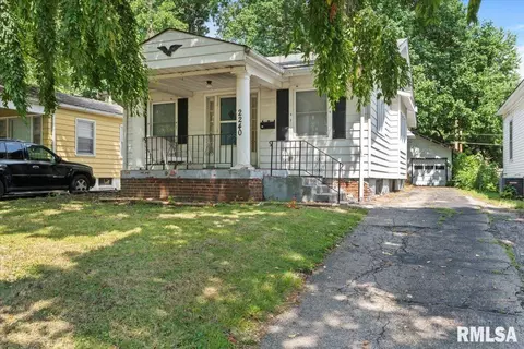 2240 S 10th St, Springfield, IL 62703 photo 2