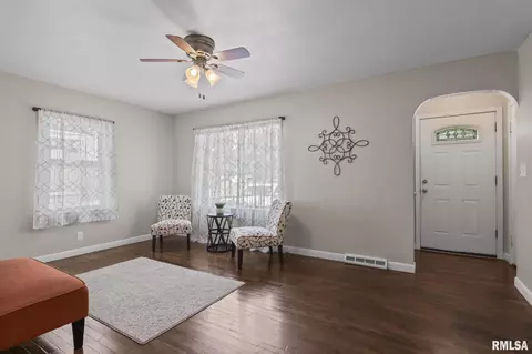 1127 N 1st St, Springfield, IL 62702 photo 5