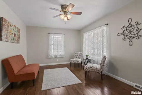 1127 N 1st St, Springfield, IL 62702 photo 7