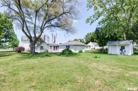 411 W 3rd St, Assumption, IL 62510 photo 13