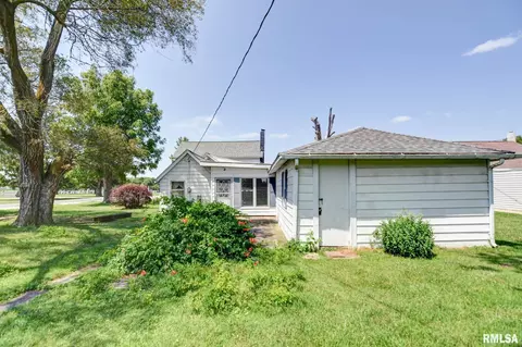 411 W 3rd St, Assumption, IL 62510 photo 11
