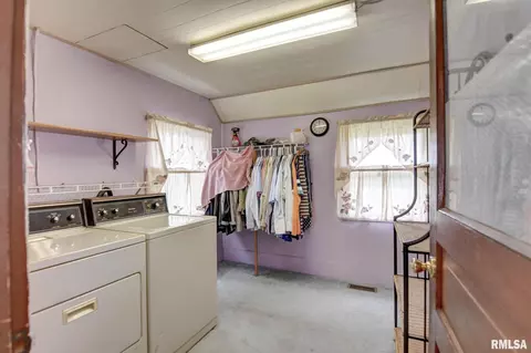 411 W 3rd St, Assumption, IL 62510 photo 6
