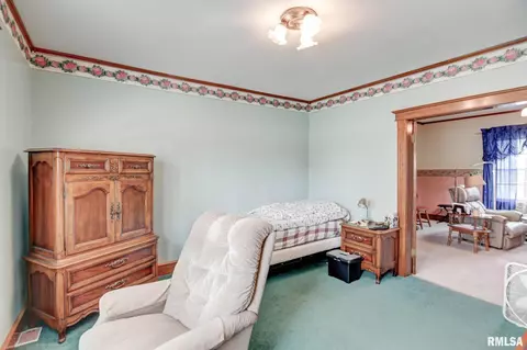411 W 3rd St, Assumption, IL 62510 photo 4