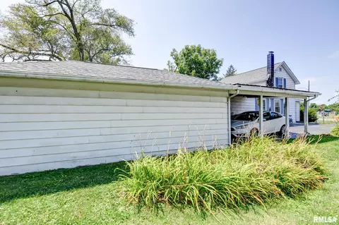 411 W 3rd St, Assumption, IL 62510 photo 10