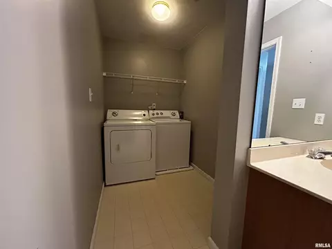 3820 Viking Blvd, Springfield, IL 62712 photo 14