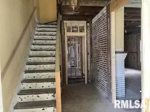 931 E Cantrell St, Decatur, IL 62521 photo 2