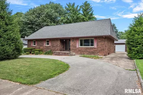 143 Exmore Dr, Springfield, IL 62704